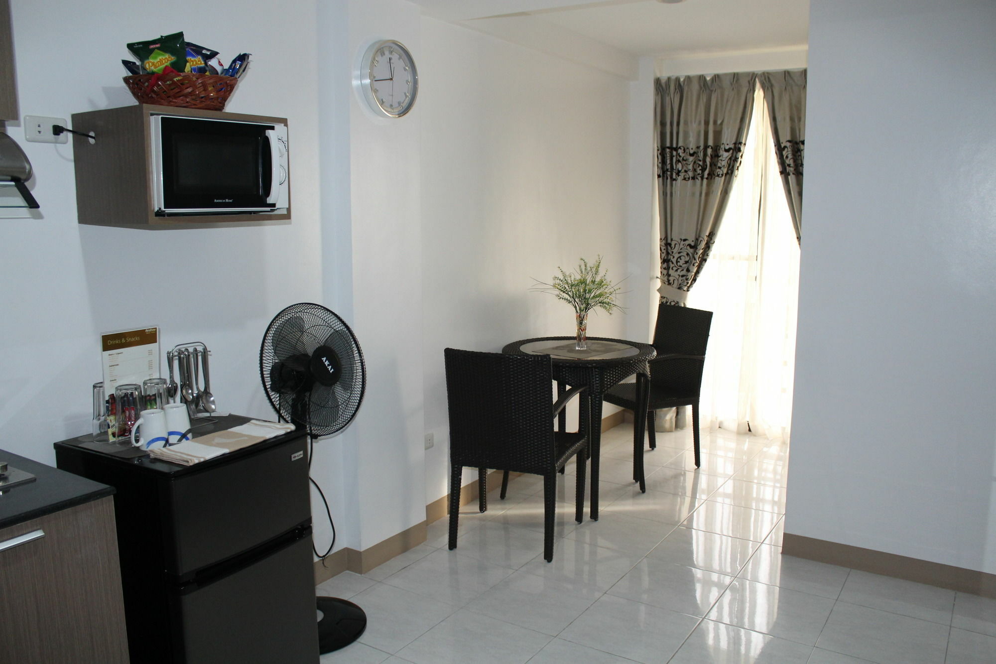 Anahaw Studio * Manoc-Manoc